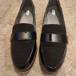 Dr Scholls size 8.5 women patent leather shoes.